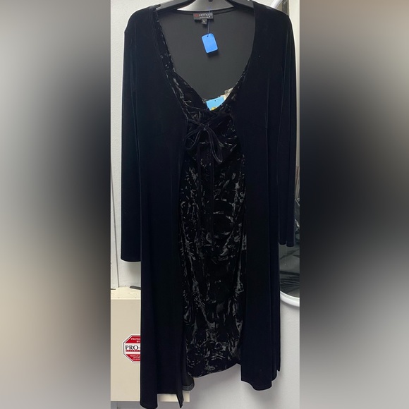 Tatyana Black Velvet Dress - Picture 3 of 4